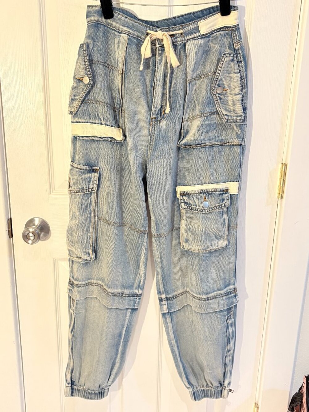 POL Denim Cargo Jogger Jeans Size M Light Wash Utility Drawstring Pants